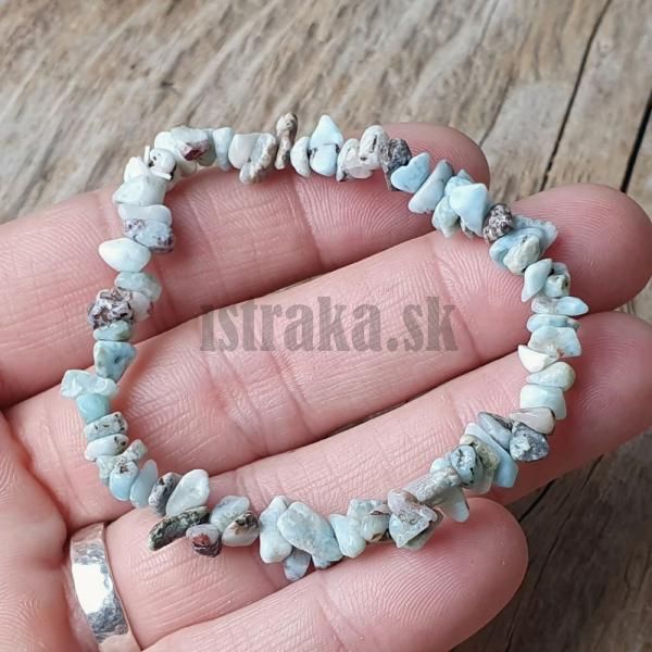 naramok-larimar-zlomky-prirodny-kamen-svetlotyrkysovy-azurovy-elasticky-na-gumicke-darcek-